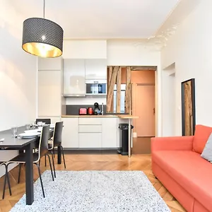 Cmg Reaumur Apartment